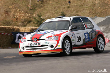 Brian Madsen i sin Peugeot 106 Maxi.